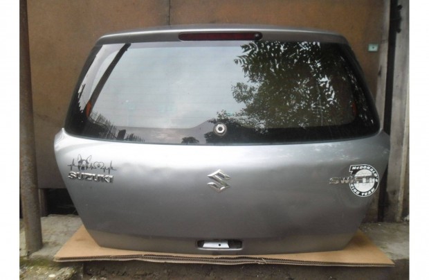 Suzuki Swift III csomagtérajtó csomagtér ajtó hátsó szélvédő