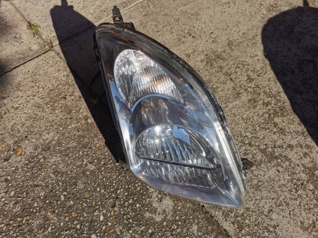 Suzuki Swift III jobb oldali fényszóró