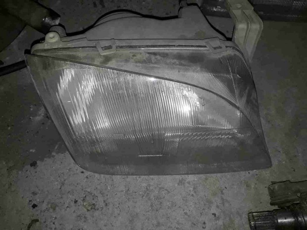 Suzuki Swift II 92-03 Jobb Első Lámpa / Fényszóró