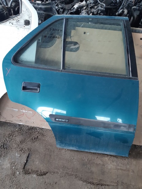 Suzuki Swift II 92-03 Jobb H�ts� Ajt�