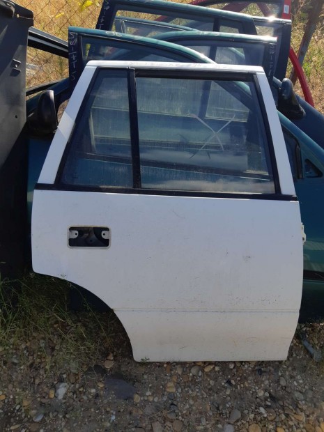 Suzuki Swift II 92-03 Jobb H�ts� Ajt�