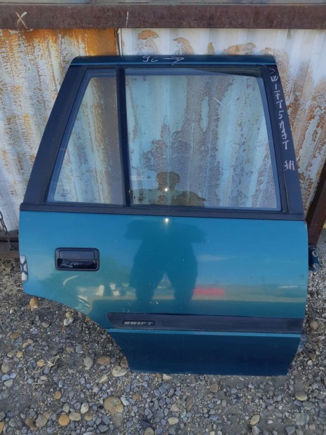 Suzuki Swift II 92-03 Jobb H�ts� Ajt�