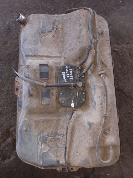 Suzuki Swift II 92-03 Üzemanyag Tank + Üzemanyag Szintjelző