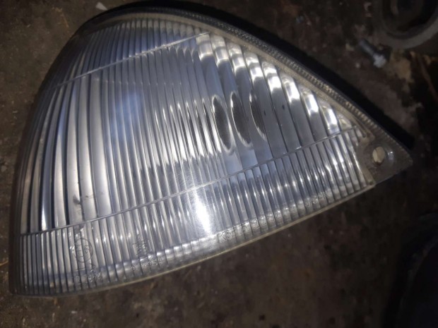 Suzuki Swift II 92-96 Bal Els� Helyzetjelz� L�mpa