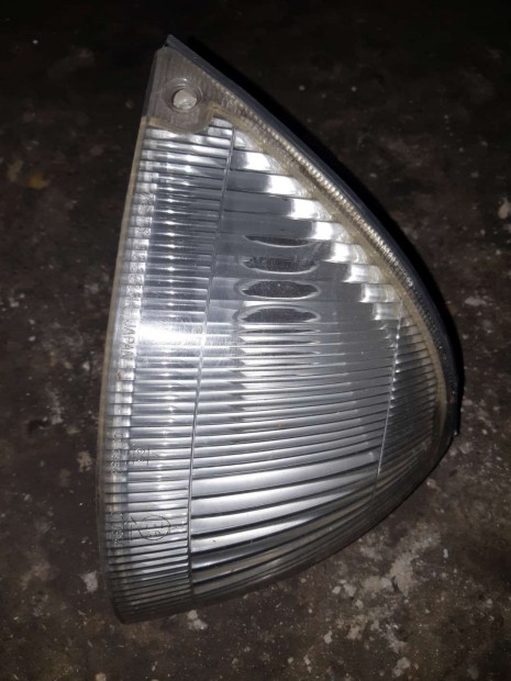 Suzuki Swift II 92-96 Jobb Els� Helyzetjelz� L�mpab�ra