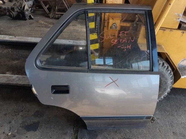 Suzuki Swift II 92-96 Jobb H�ts� Ajt�