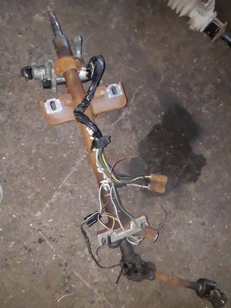 Suzuki Swift II 92-96 Korm�nyoszlop + Korm�nykard�n + Gy�jt�skapcsol�