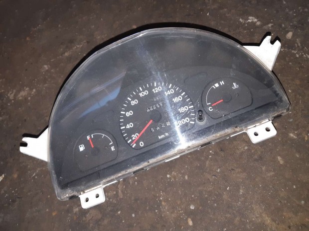 Suzuki Swift II 92-96 �raegys�g / Kilom�ter�ra