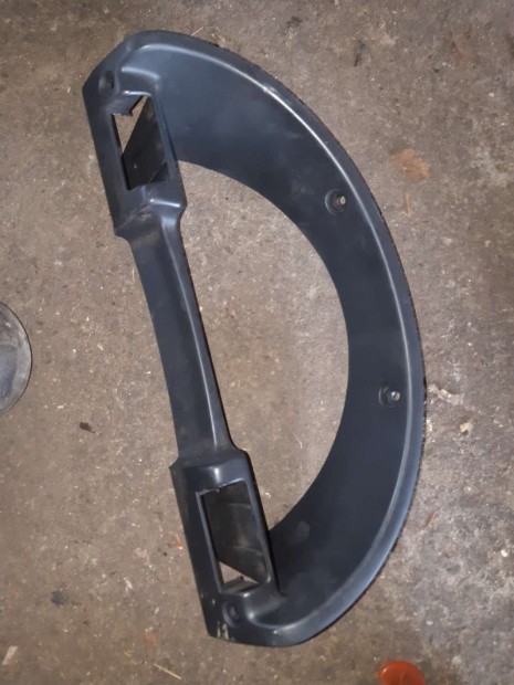 Suzuki Swift II 92-96 �raegys�g / Kilom�ter�ra Keret