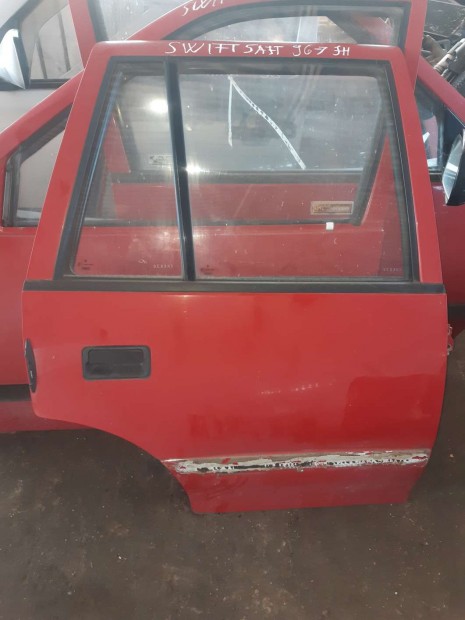Suzuki Swift II 96-03 Jobb H�ts� Ajt�
