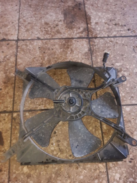 Suzuki Swift II 96-03 Vízhűtő Ventilátor