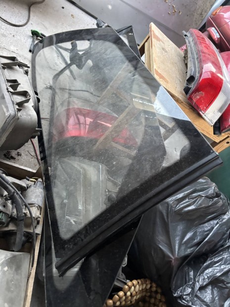 Suzuki Swift II bukó ablakok 3 ajtós kivitelhez jobb és bal