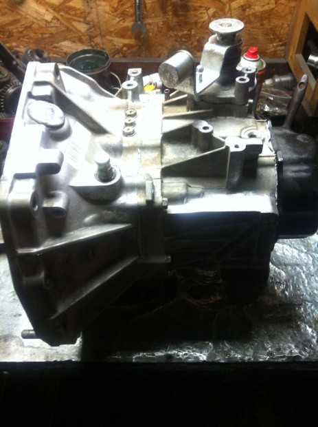 Suzuki Swift M13A fel�j�tott v�lt�