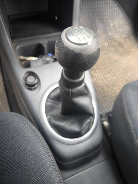 Suzuki Swift Splash Sx4 váltó gomb csavaros!!!
