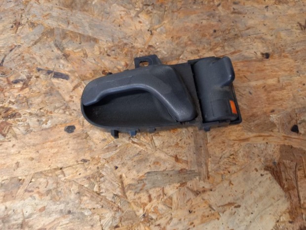 Suzuki Swift (1993-2003)  Bal Els� Ajt� Bels� Kilincs