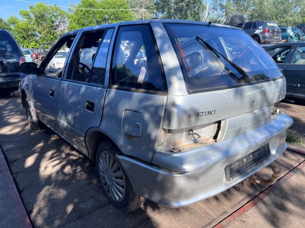 Suzuki Swift (2000) 1.0i G10A Alkatrészek #M2650