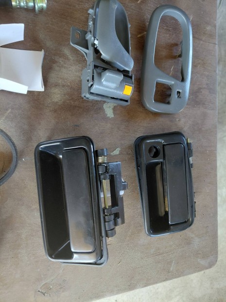 Suzuki Swift alkatreszek elad�k!