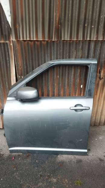 Suzuki Swift bal els� ajt�