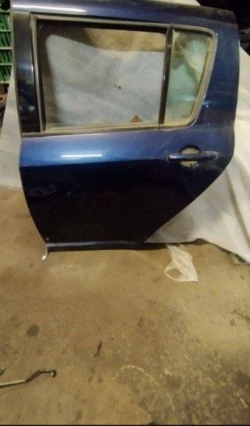 Suzuki Swift bal hátsó ajtó