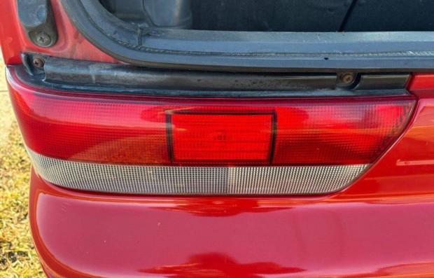 Suzuki Swift bal hátsó lámpa
