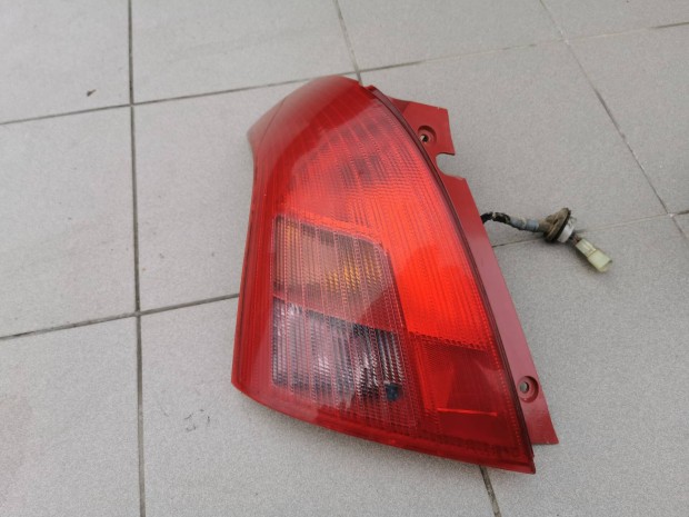 Suzuki Swift bal h�ts� l�mpa 