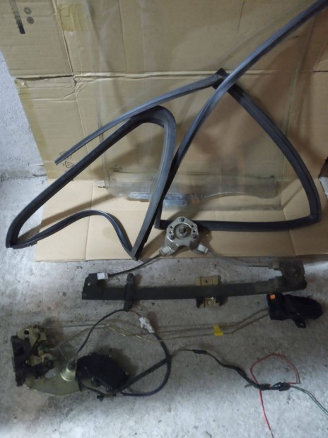 Suzuki Swift bal h�ts� mechanikus ablakemel�