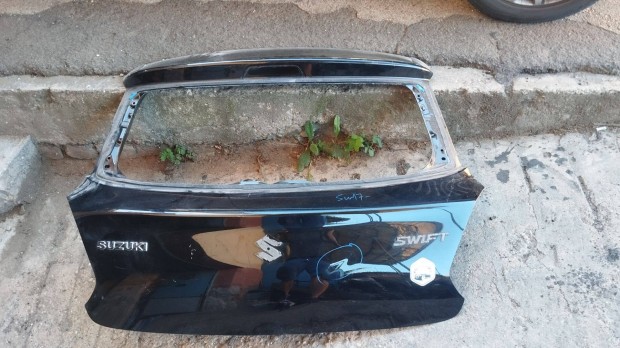 Suzuki Swift csomagtr ajt 2017-