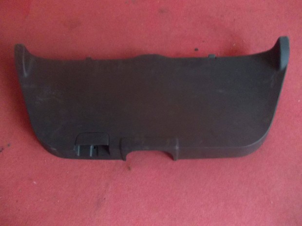 Suzuki Swift csomagtérajtó burkolat 2005-2010