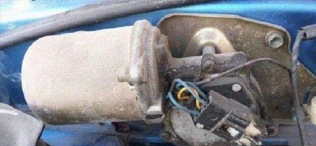 Suzuki Swift első ablaktörlő motor