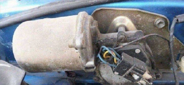 Suzuki Swift első ablaktörlő motor