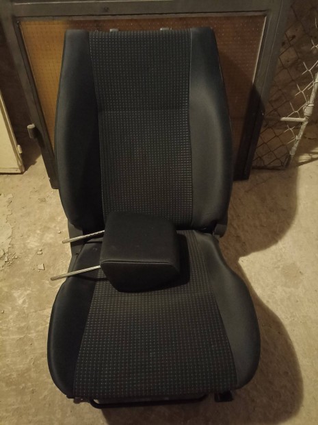 Suzuki Swift első ülések