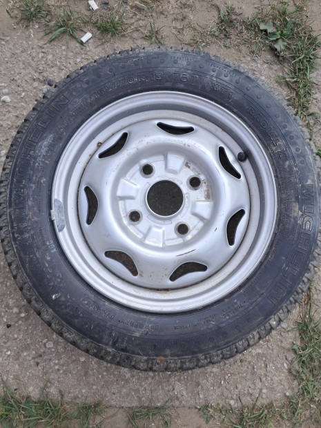 Suzuki Swift felni Michelin gumival rozsdamentes