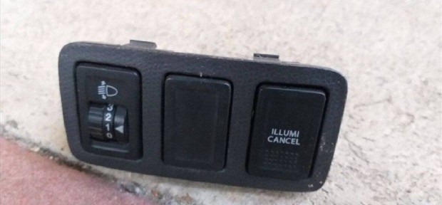 Suzuki Swift f�nysz�r� magass�g �ll�t� kapcsol�