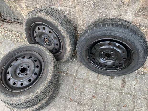 Suzuki Swift gy�ri felni gumi 165/70 R14 ET45 54.1mm 100mm Continental