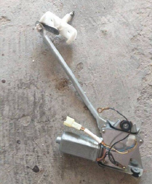 Suzuki Swift hátsó ablaktörlő motor 1997 - 2003