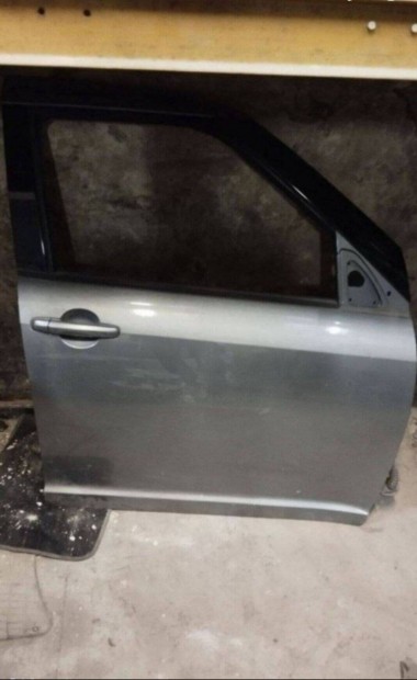 Suzuki Swift jobb első ajtó
