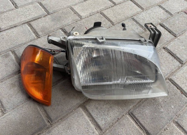 Suzuki Swift jobb els motoros fnyszr lmpa + index