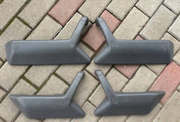 Suzuki Swift knykl kartmasz ajtbehz szett