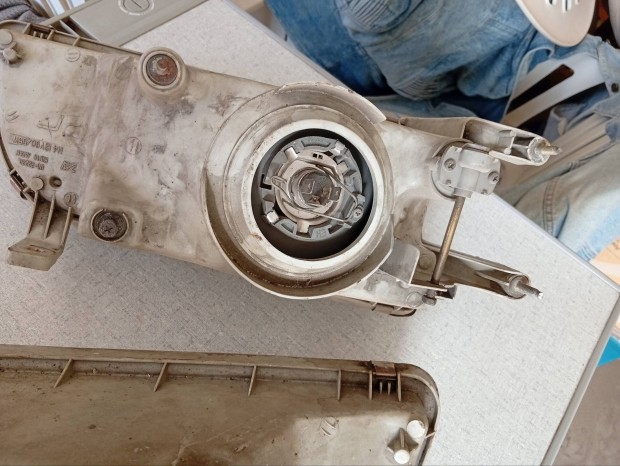 Suzuki Swift lampa Hajd�bagoson.