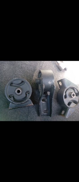 Suzuki Swift motor tart bakok egyben 