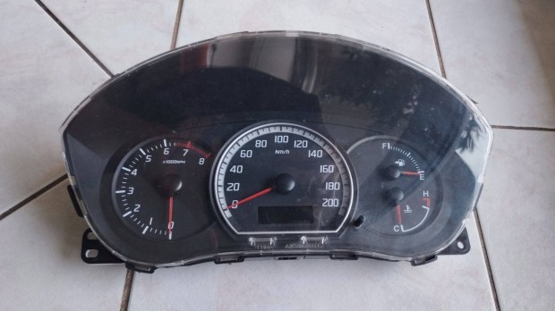 Suzuki Swift m�szerfal