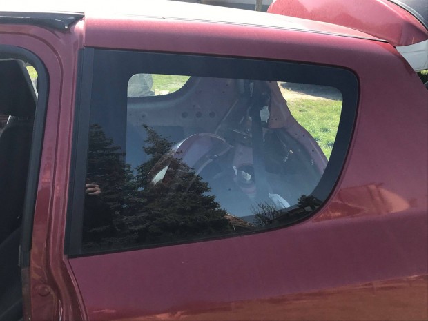 Suzuki Swift oldalüveg 3 ajtóshoz