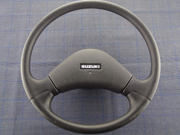 Suzuki Swift régi légzsák nélküli kormány