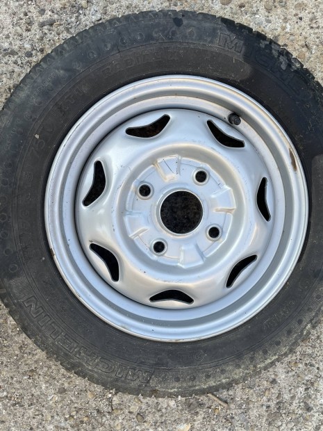 Suzuki Swift újszerű lemez felni