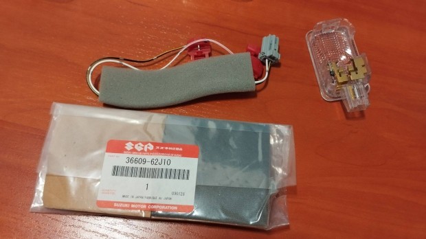 Suzuki Sx4 Liana Swift S-Cross Vitara Gyri csomagtr vilgts csati