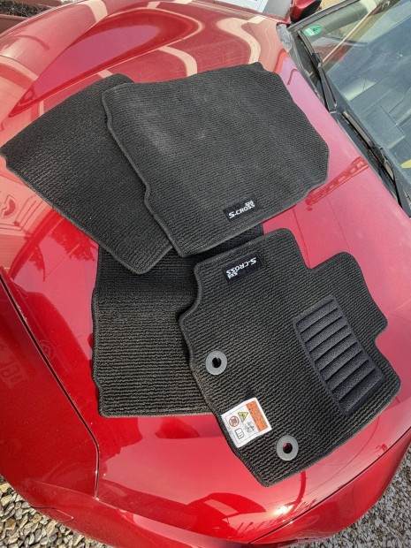 Suzuki Sx4 S-Cross Gy�ri Sz�nnyeg garnit�ra! 