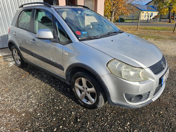 Suzuki Sx4 benzin+gázos (motorhibás)