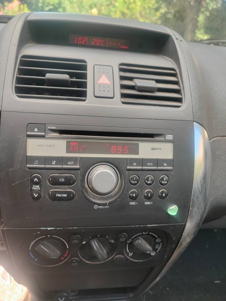 Suzuki Sx4 gyri cd lejtsz fejegysg autsrdio 