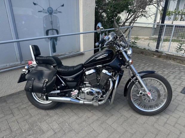 Suzuki VS 800 (Intruder) Nagyon szp/megkmlt/...