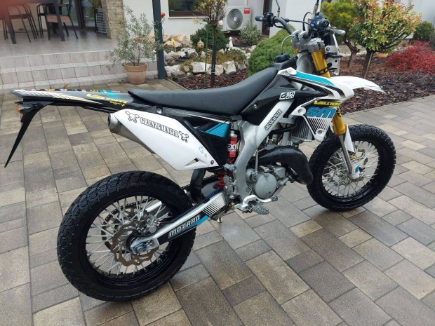 Suzuki Valenti Racing SM 50 supermoto segdmotor-kerkpr elad!